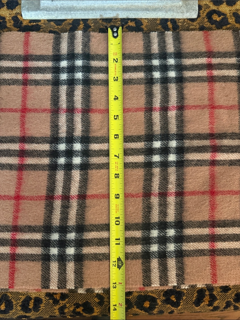 VINTAGE CASHMERE BURBERRY SCARF - Picture 4 of 5